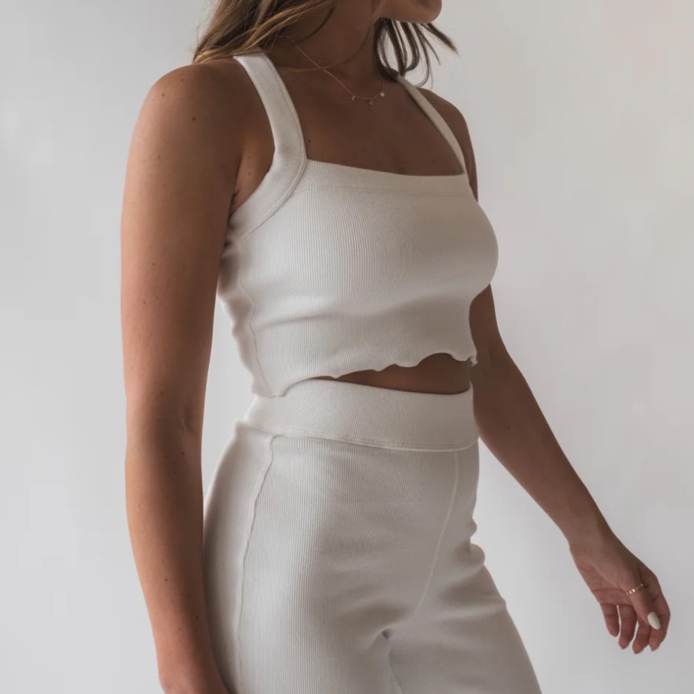 Sundays Creations White Ribbed Crop “Camellia” Top / L